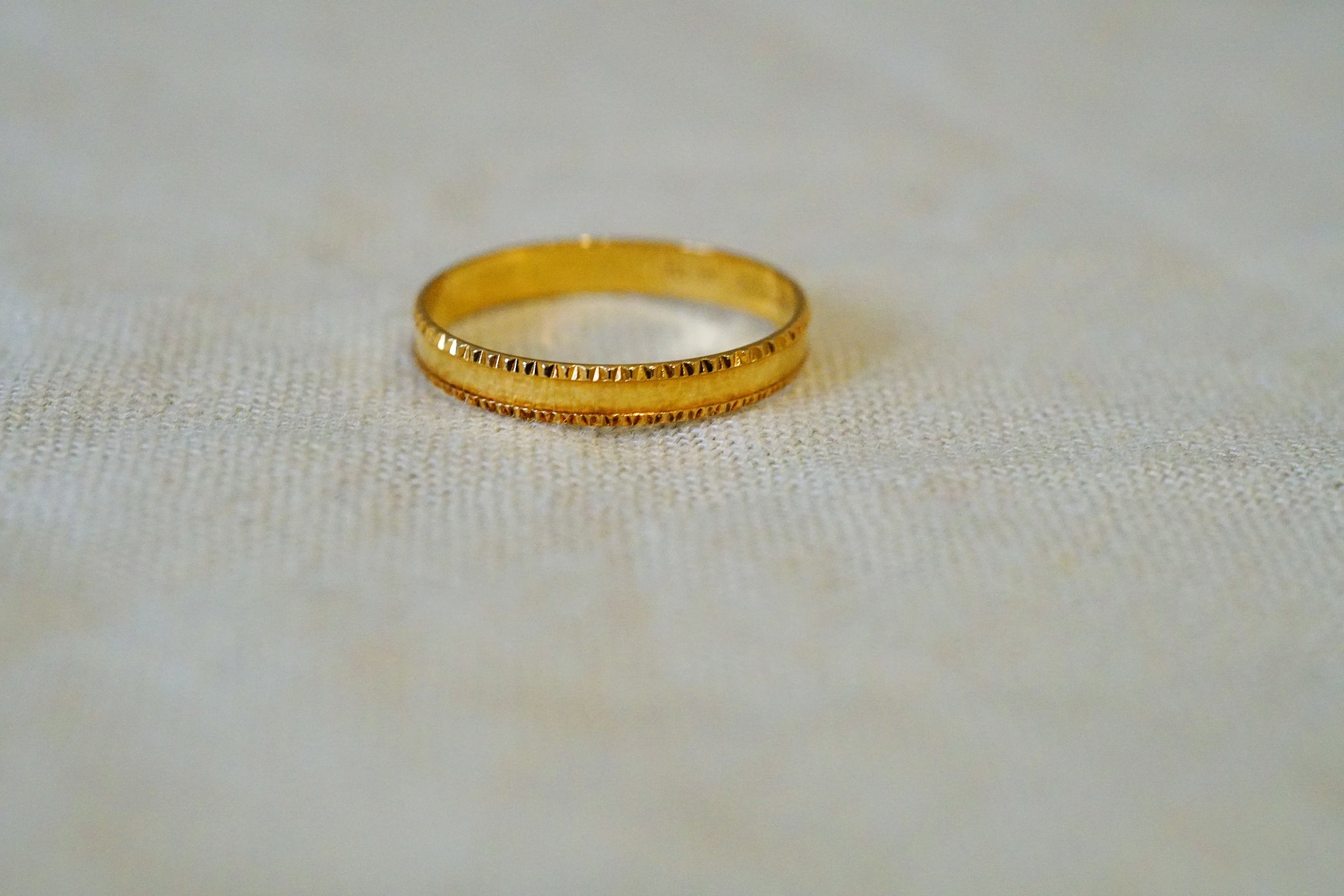 18K GOLD BAND