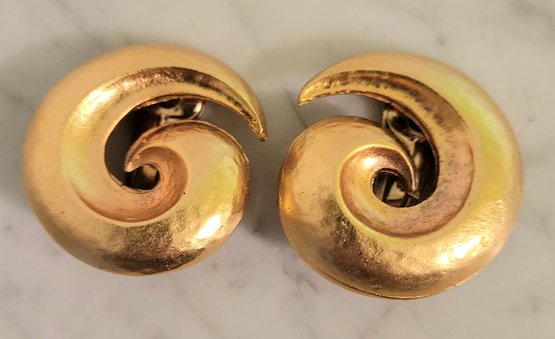 HAMMERED SWIRL CLIP ON EARRINGS