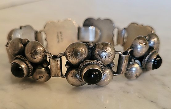 VINTAGE CONTEMPORARY MODERN DESIGNER STERLING SILVER BRACELET WITH BLACK ONYX--MEXICO--7"